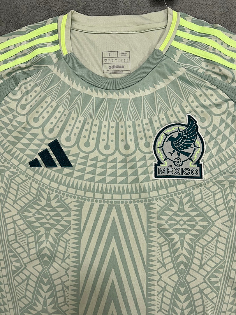 24 Mexico Away - image 2