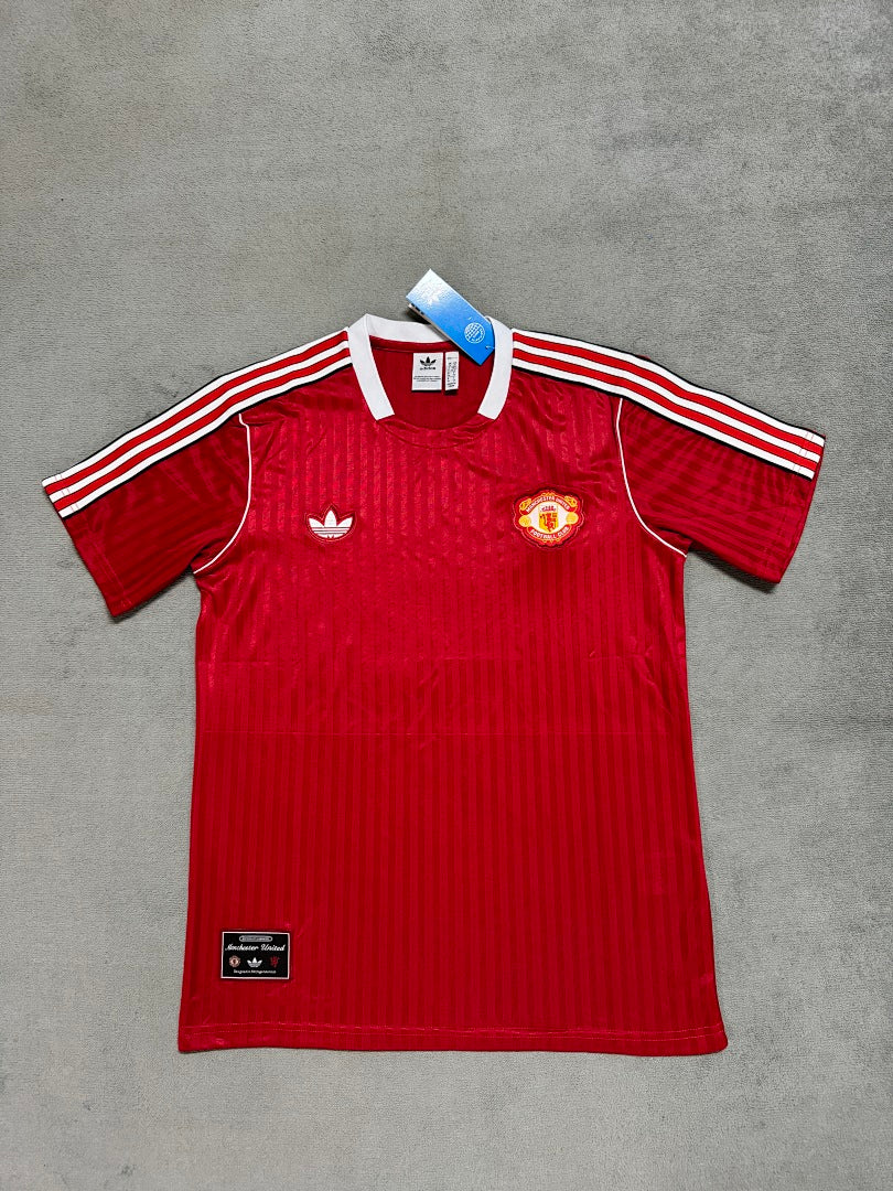2025-26 Man United Retro T-Shirt - image 3
