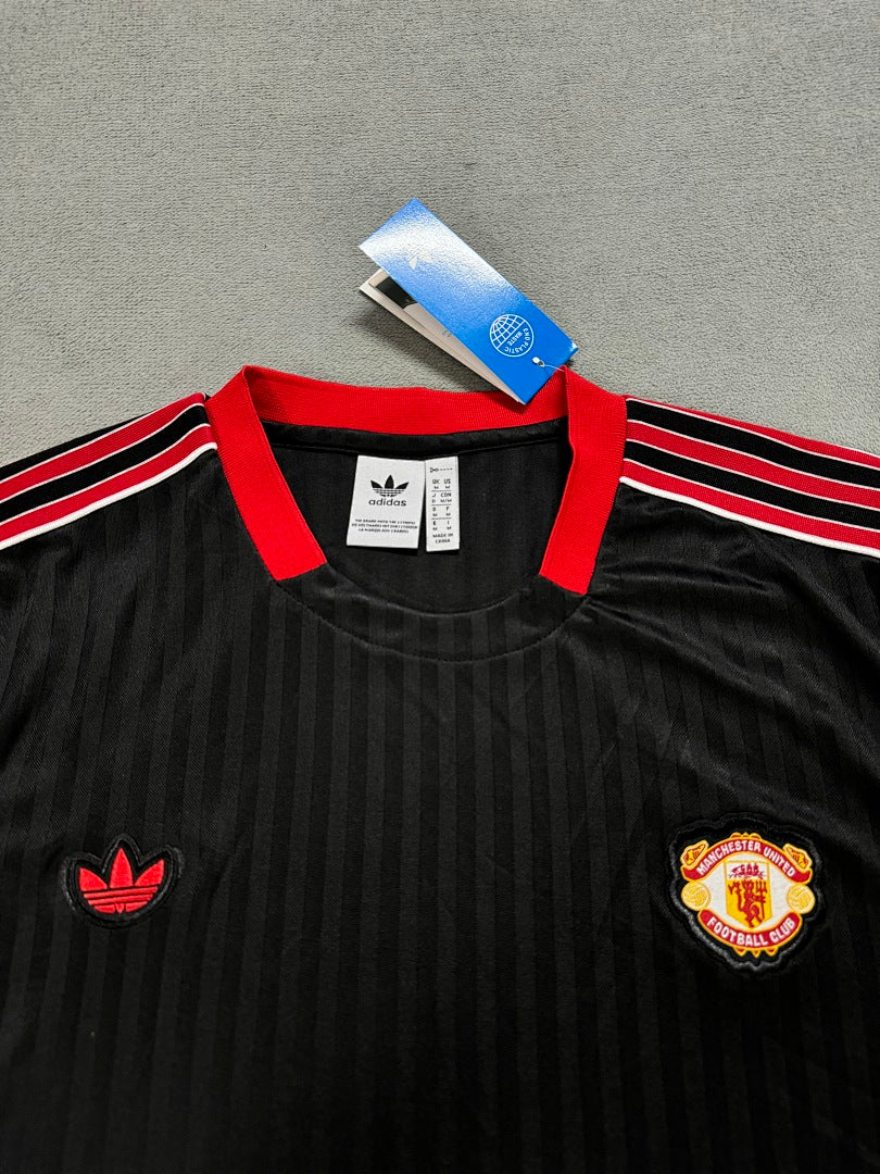 2025-26 Man United Retro T-Shirt Black - image 2