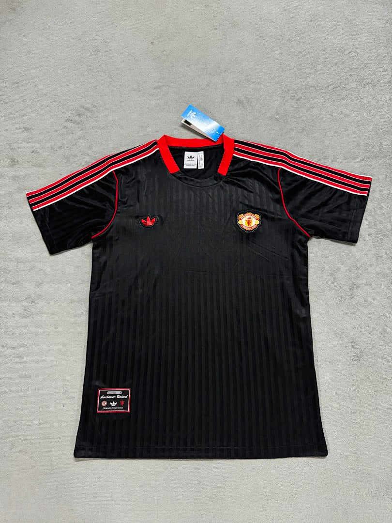 2025-26 Man United Retro T-Shirt Black - image 3