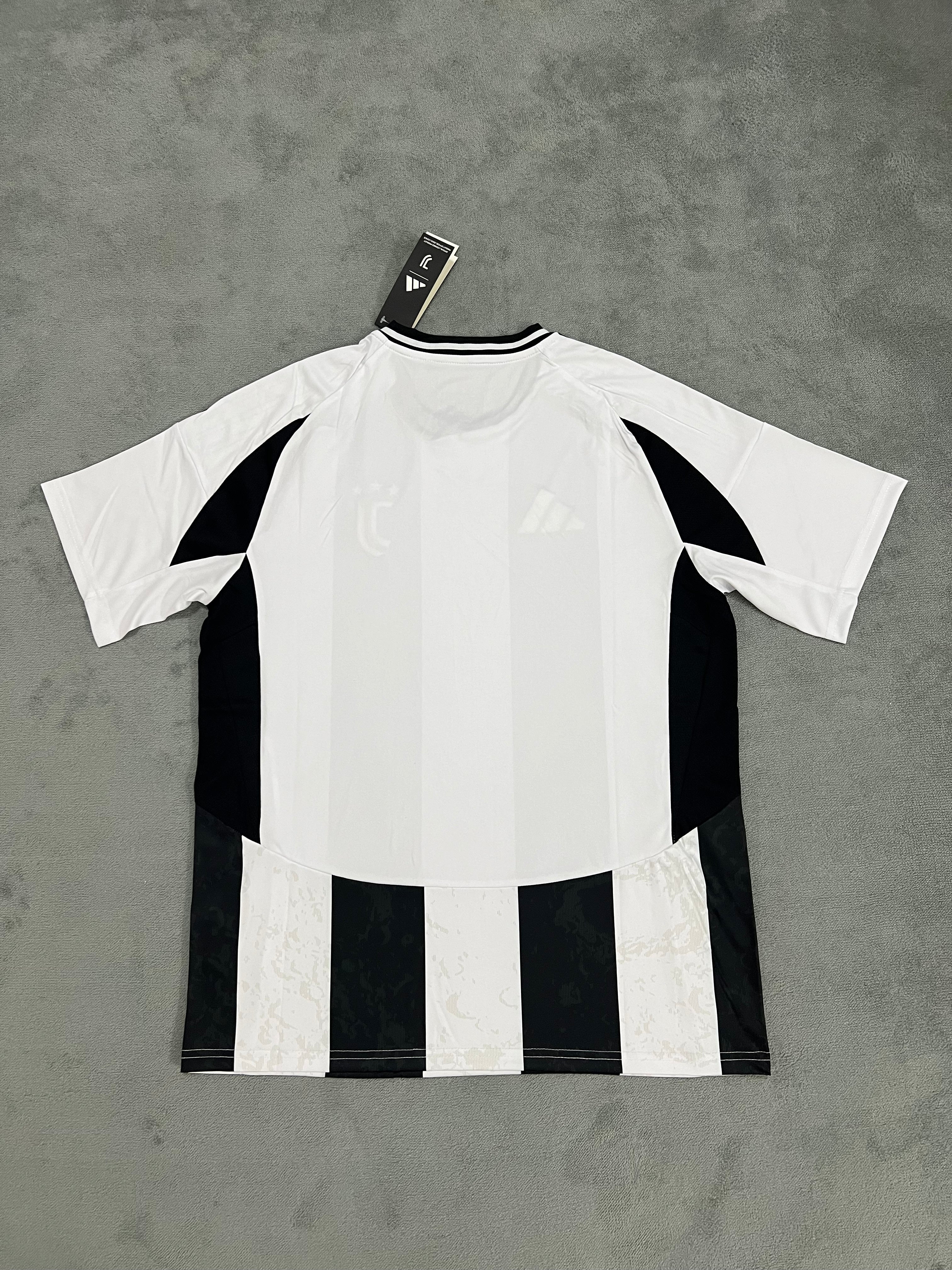 2024-25 Juventus Home - image 2