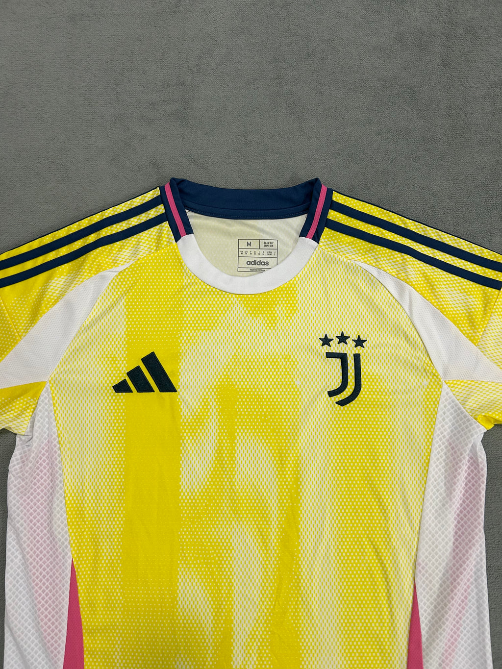 2024-25 Juventus Away - image 3