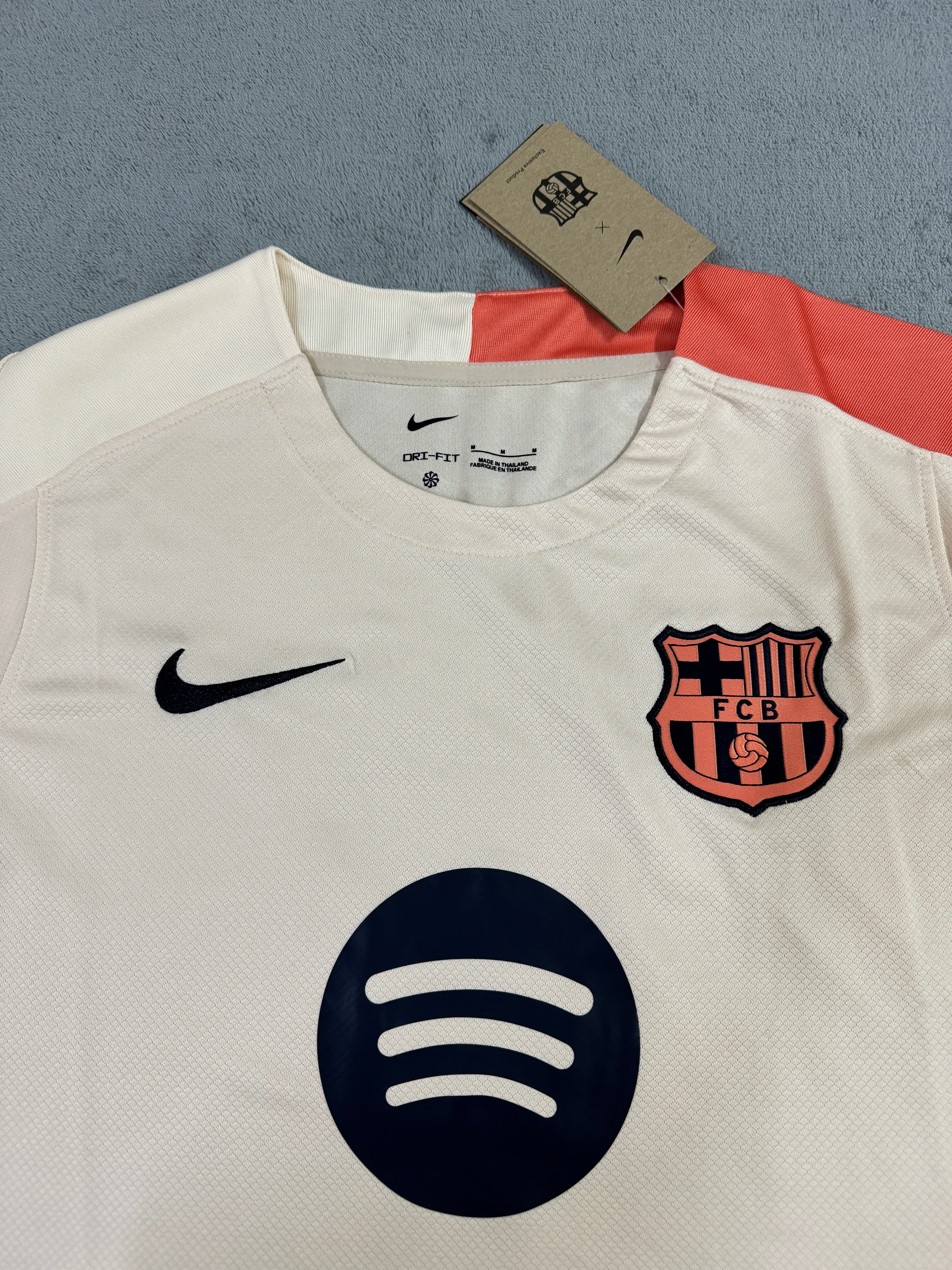 2025-26 Barcelona Training Beige - image 3