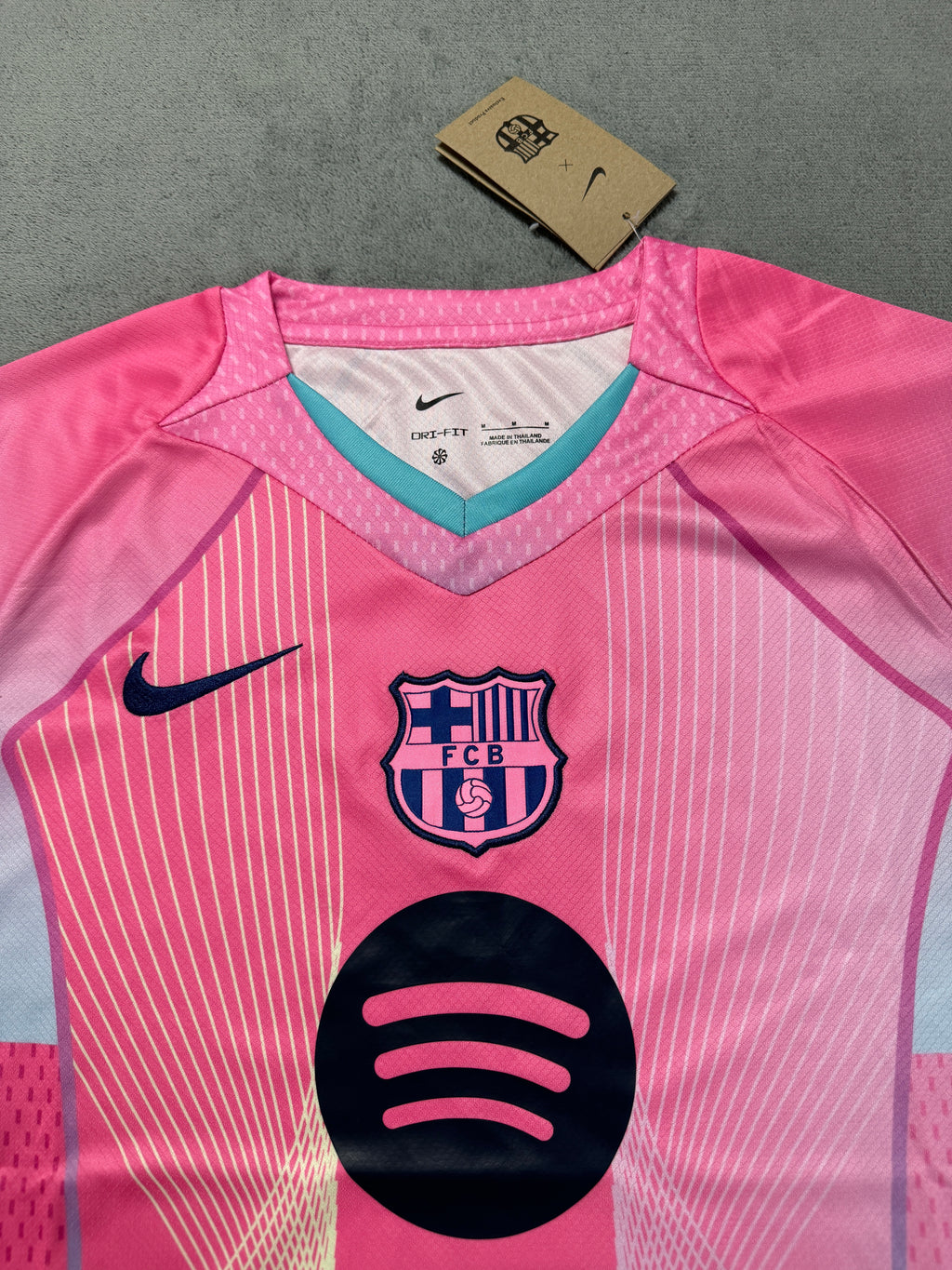 2025-26 Barcelona Pre-Match Training Pink - image 3