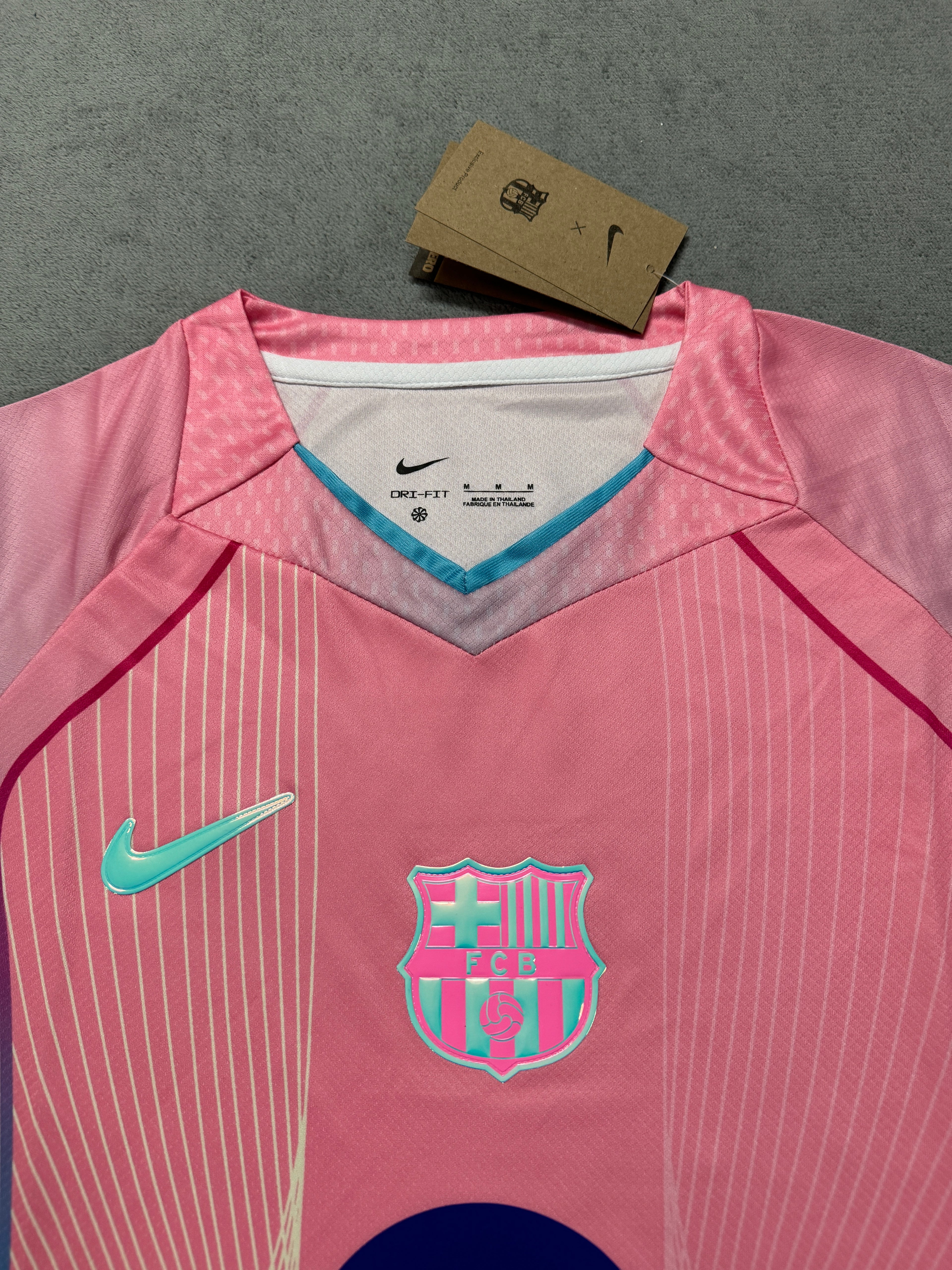 2025-26 Barcelona Pre-Match Training Pink () - image 3