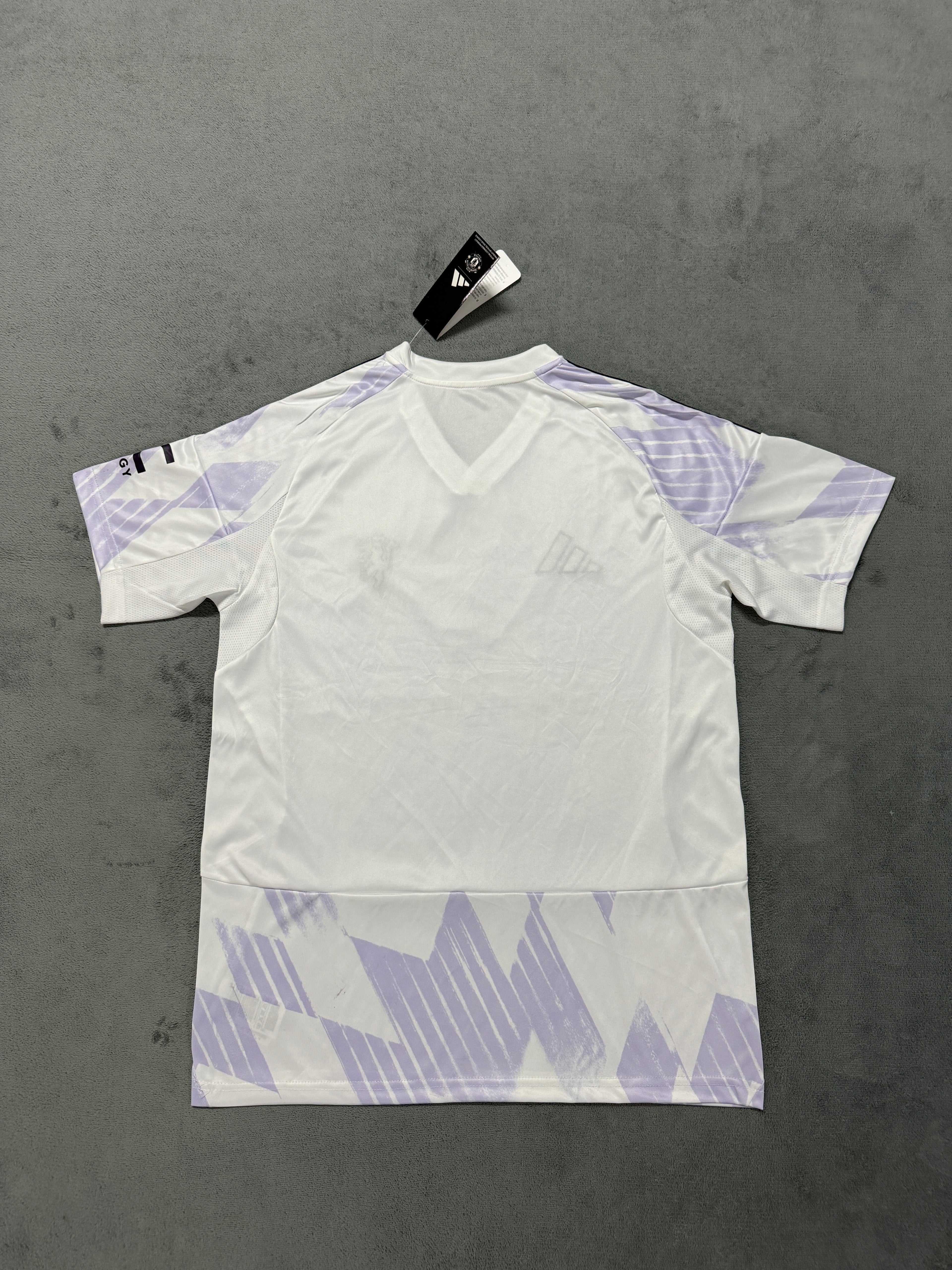 2025-26 Man United Away - image 2