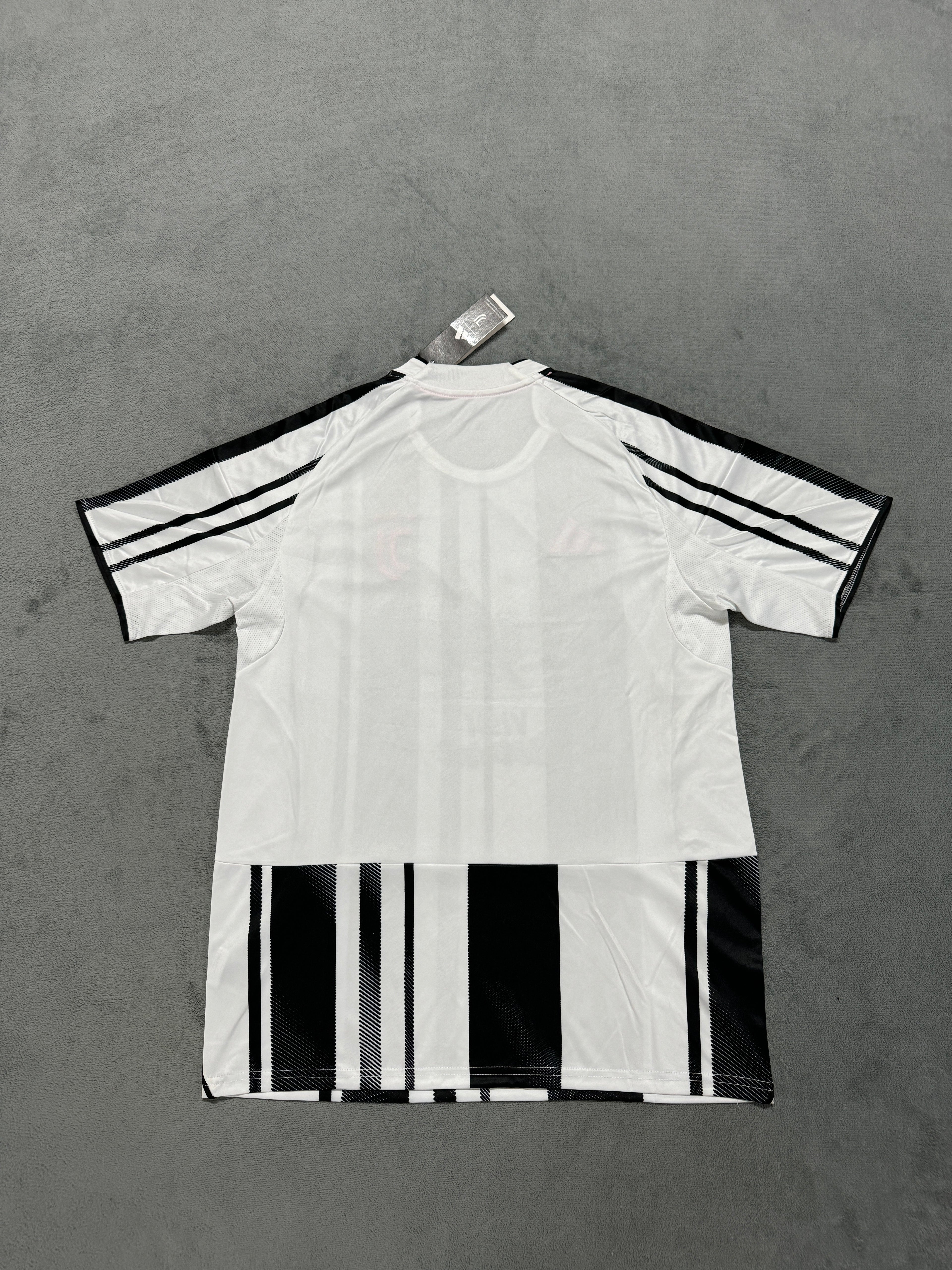 2025-26 Juventus Home - image 2