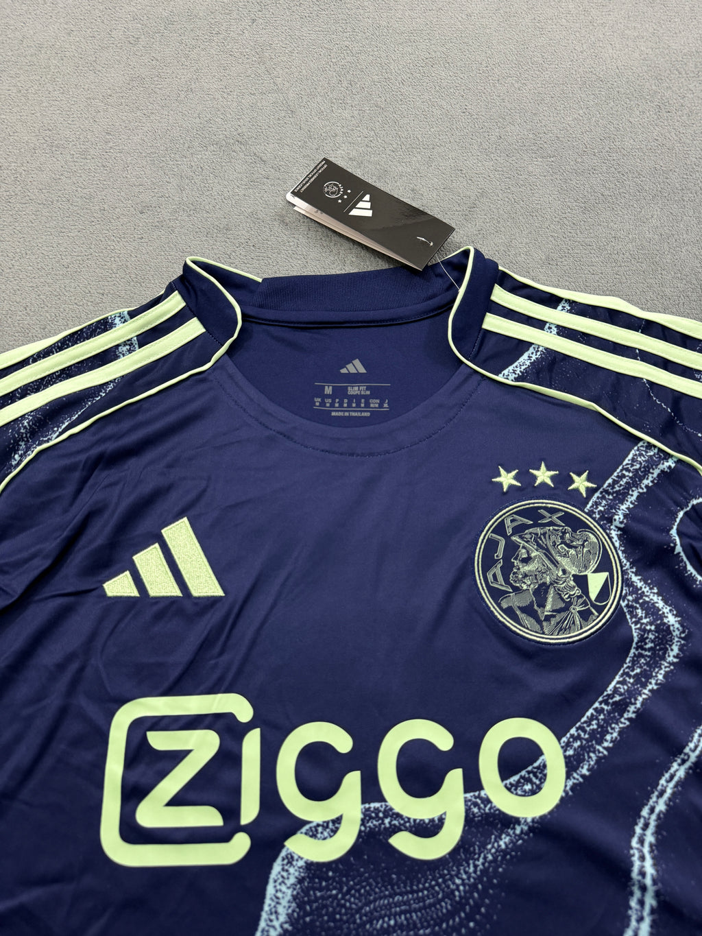 2025-26 Ajax Away - image 3