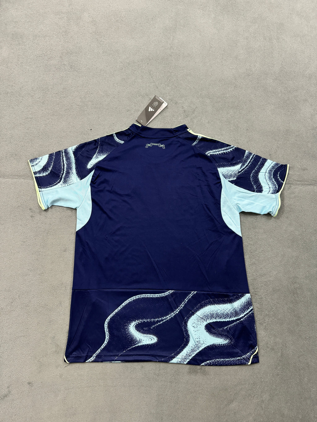 2025-26 Ajax Away - image 2