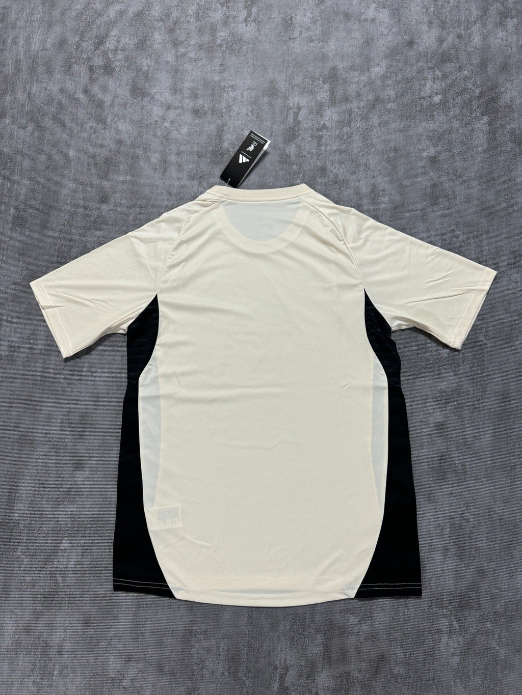 2025-26 Liverpool Training Off-White - image 2