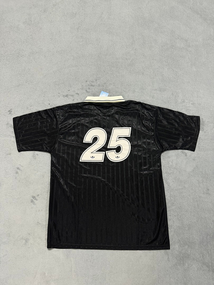 2025-26 Oasis Collab No.25 Black White