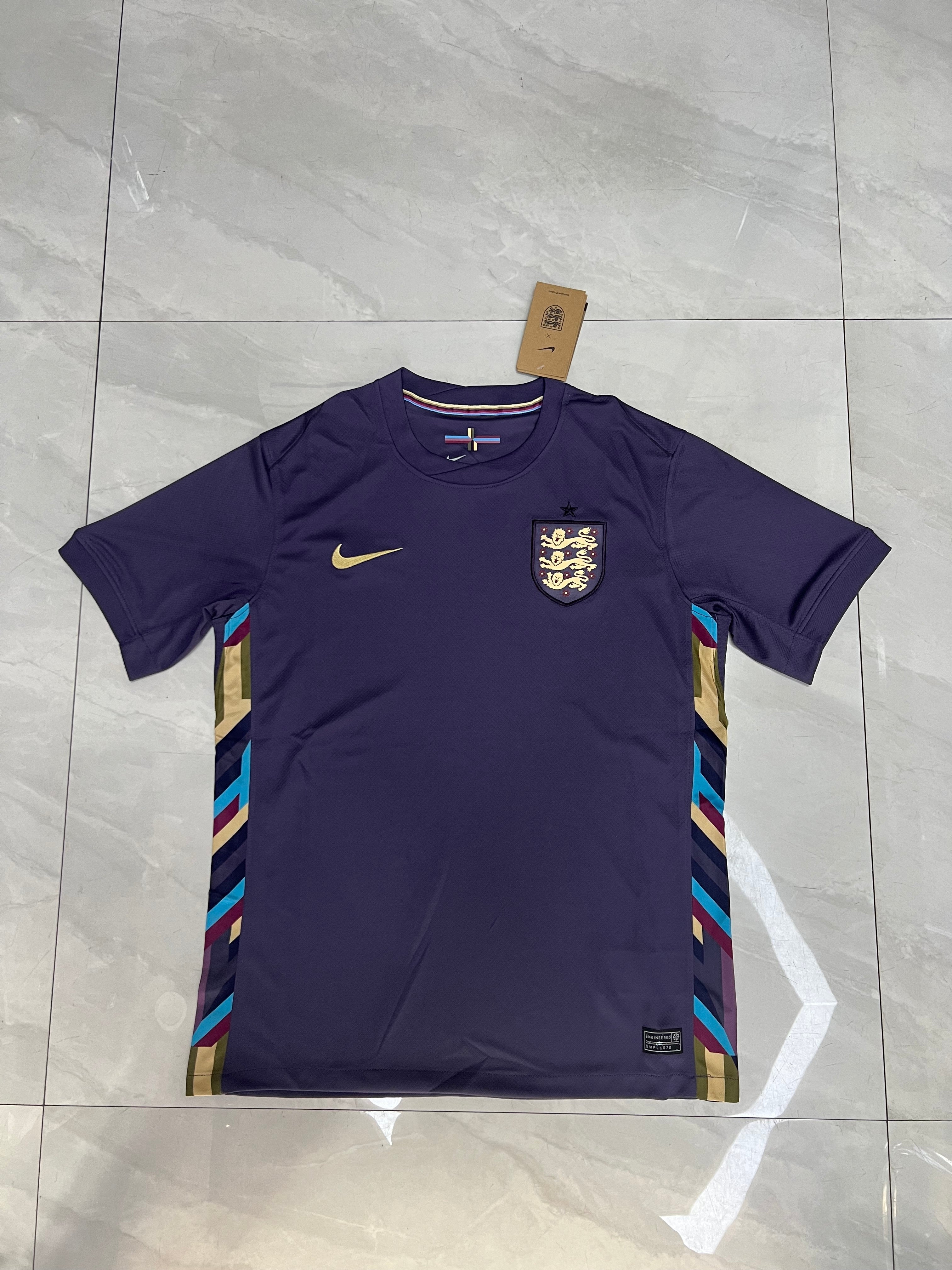 24 England Away