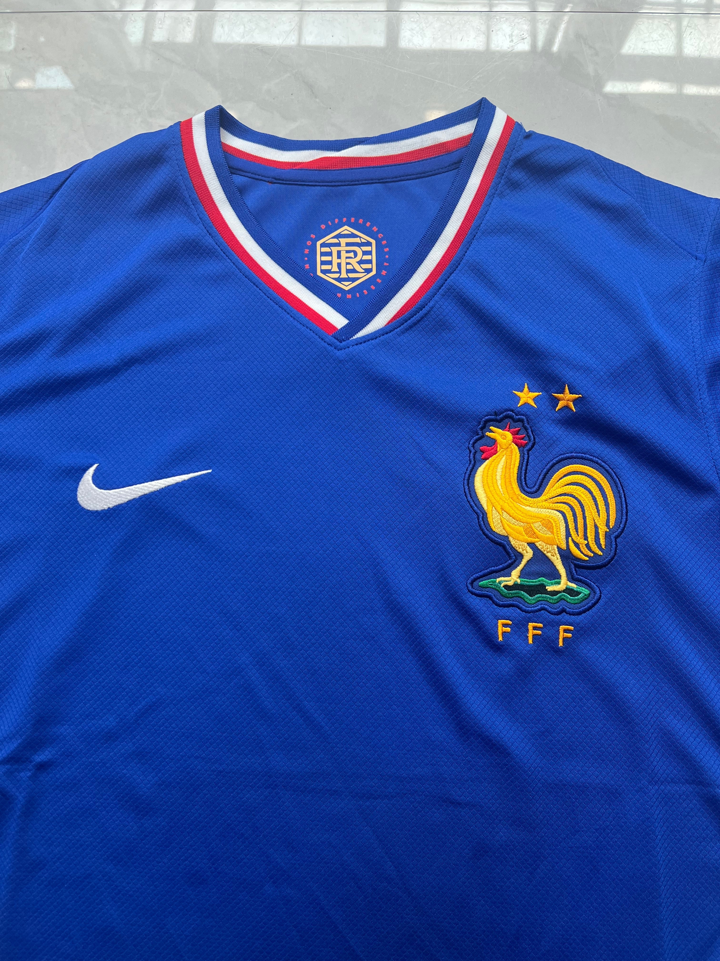 24 France Home - image 3