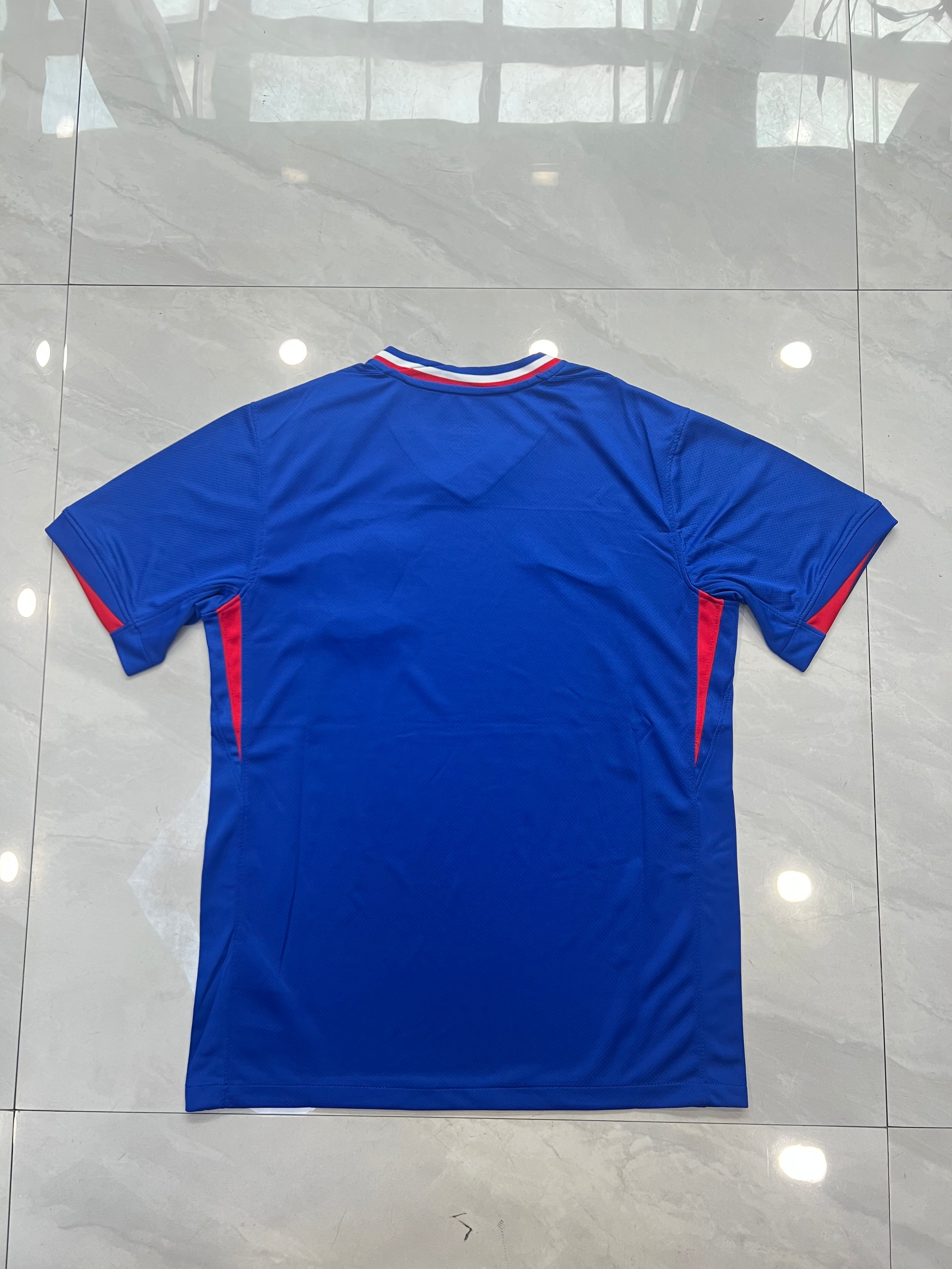 24 France Home - image 2