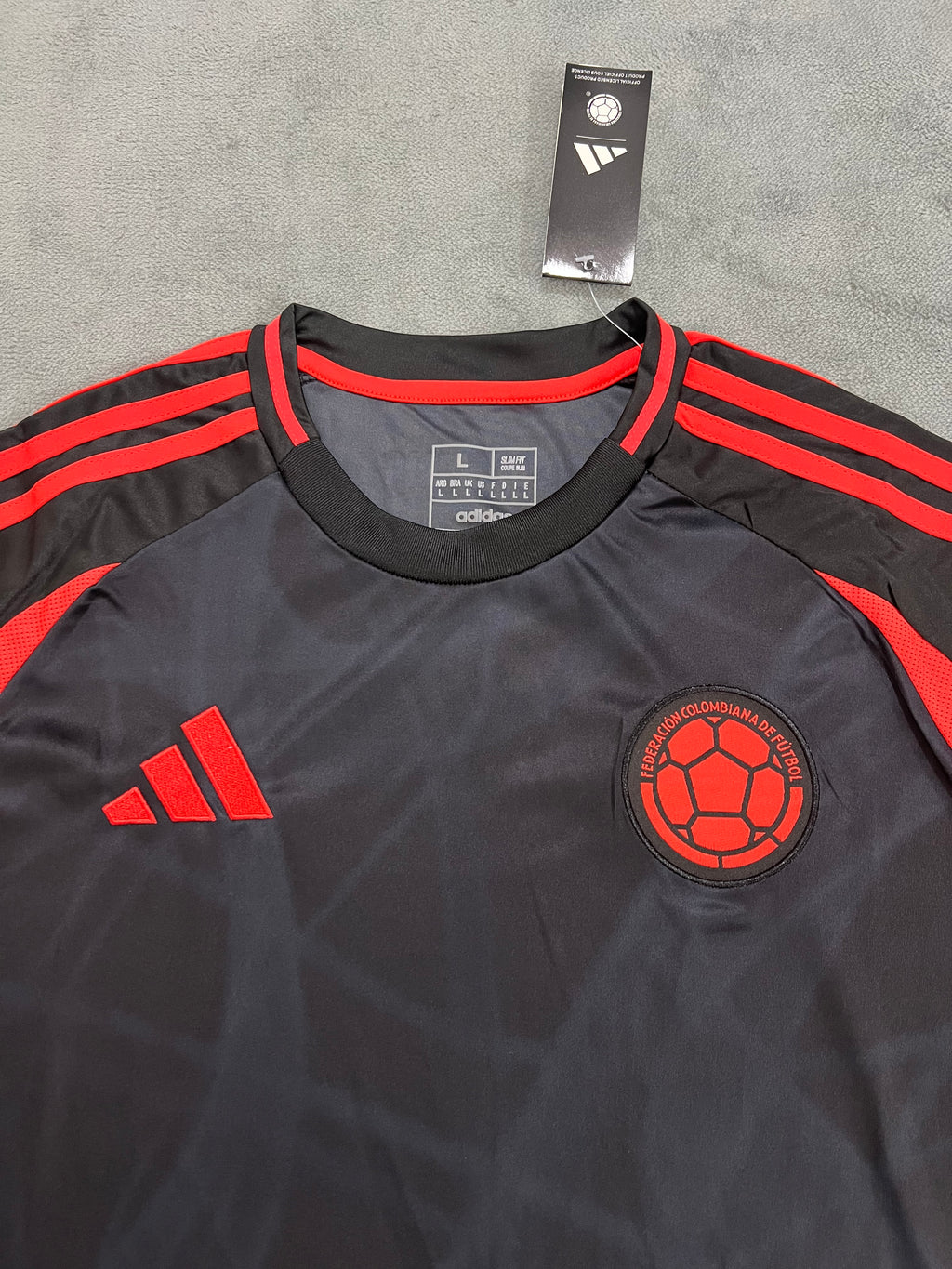24 Colombia Away - image 3
